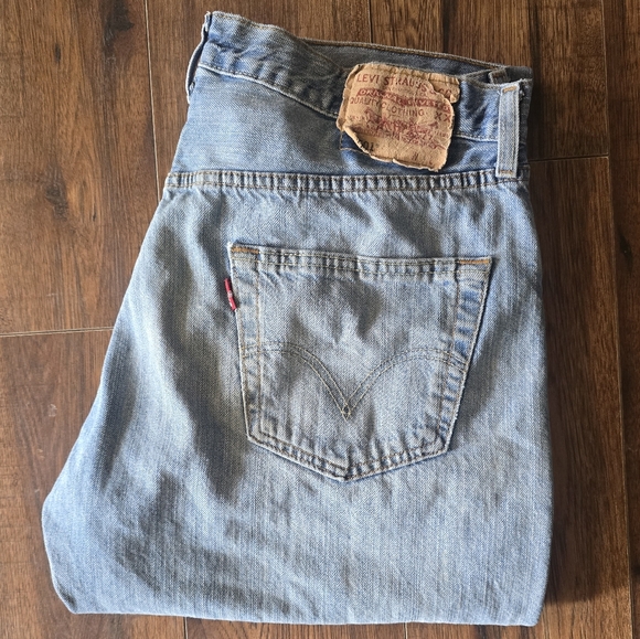 501 Levi's Jeans - Picture 1 of 4